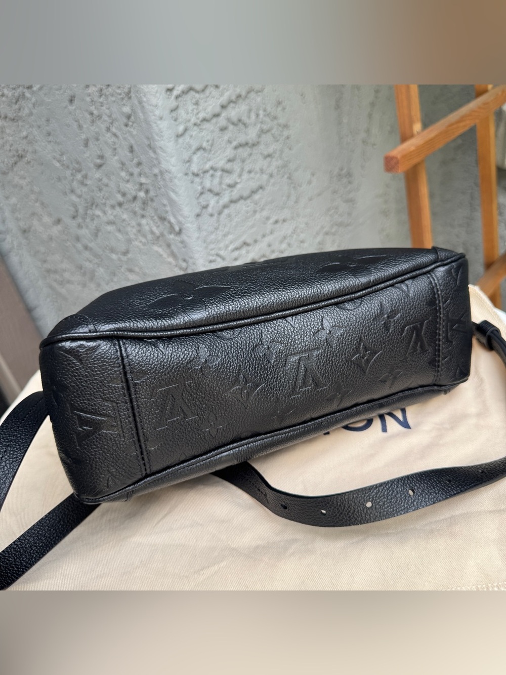 Louis Vuitton Empreinte Trianon PM - Picture 11 of 16